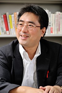 铃木亘（学习院大学教授）