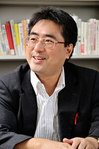 铃木亘（学习院大学教授）
