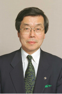 小岛 明 （政策研究大学院大学理事兼客座教授）