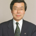 小岛明 (世界贸易中心东京会长、政策研究大学院大学理事兼客座教授)
